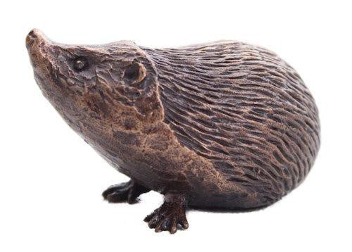 Butler & Peach Detailed Small Solid Bronze Hedgehog - Willow and Avon