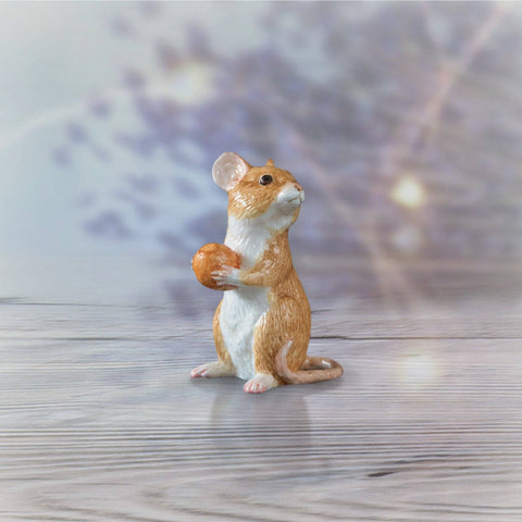 Mouse with Nut (113BC)